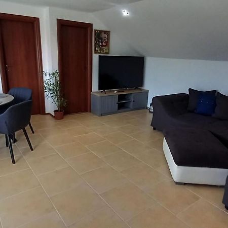 Airportone Apartment Vecses Luaran gambar