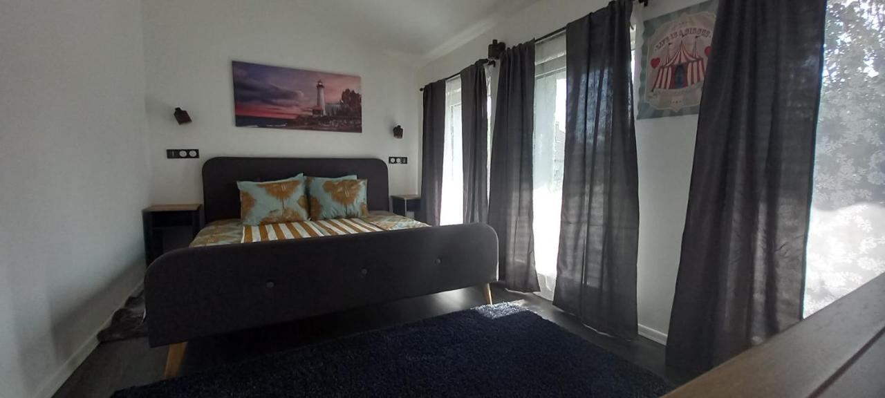 Airportone Apartment Vecses Luaran gambar