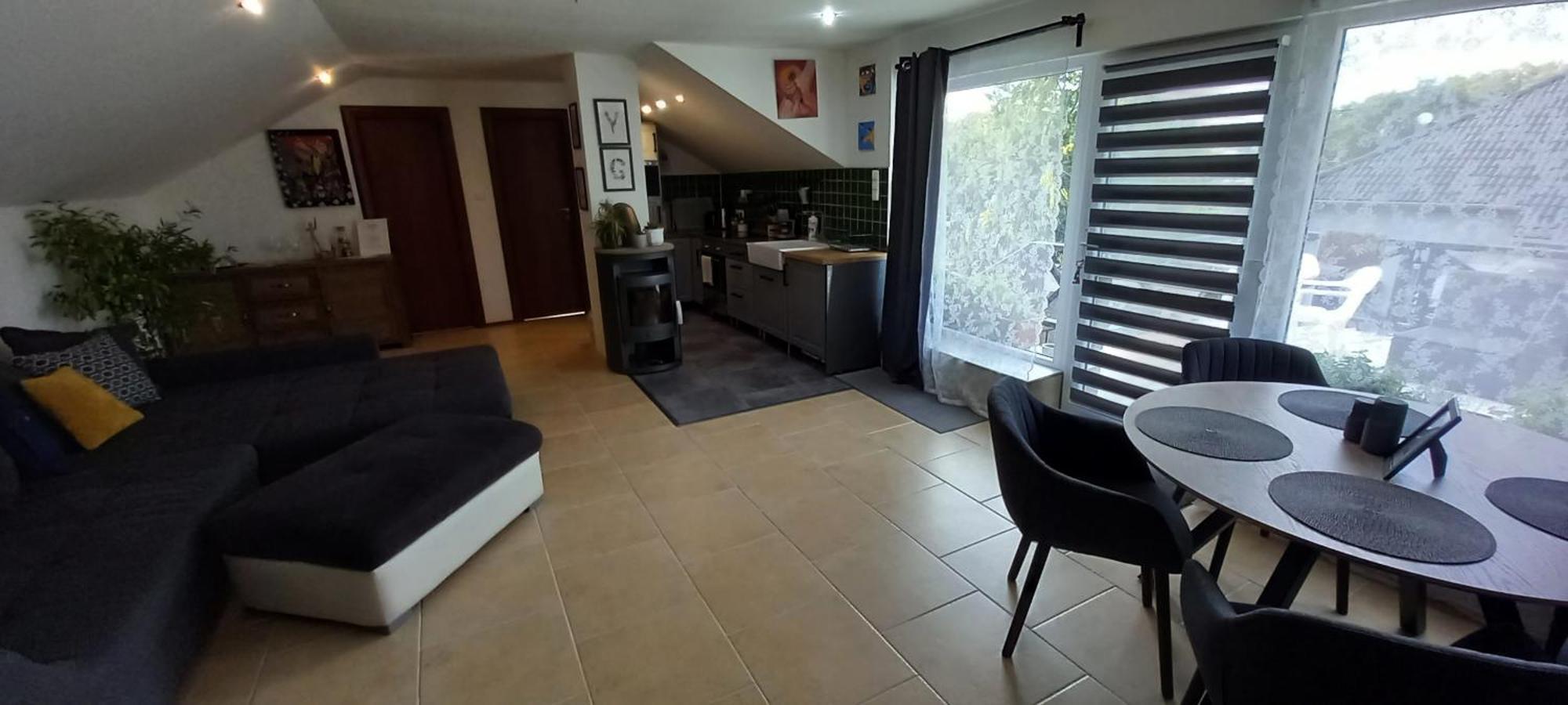 Airportone Apartment Vecses Luaran gambar