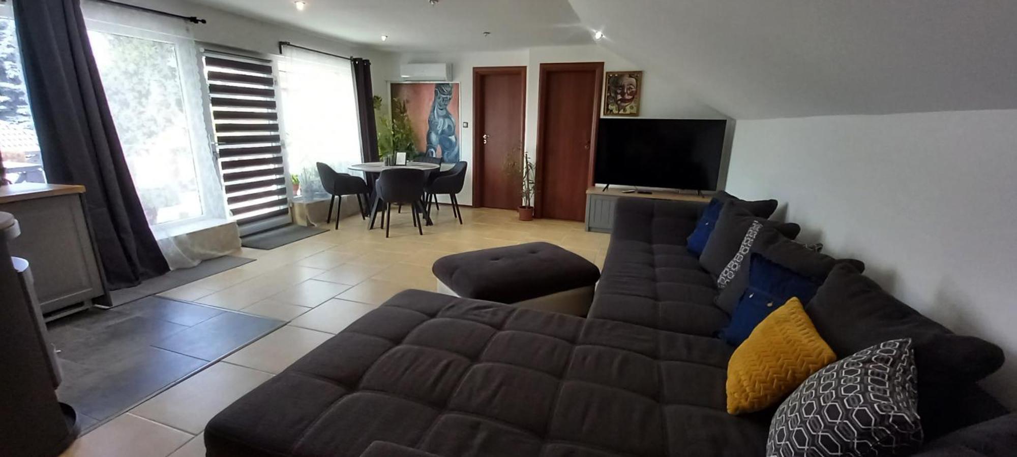 Airportone Apartment Vecses Luaran gambar